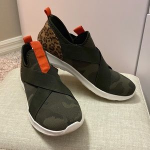 Jellypop Green camo and cheetah print slide on sneakers